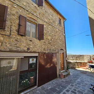 Casa Con 2 In Borgo Medievale , Montegiovi Italia
